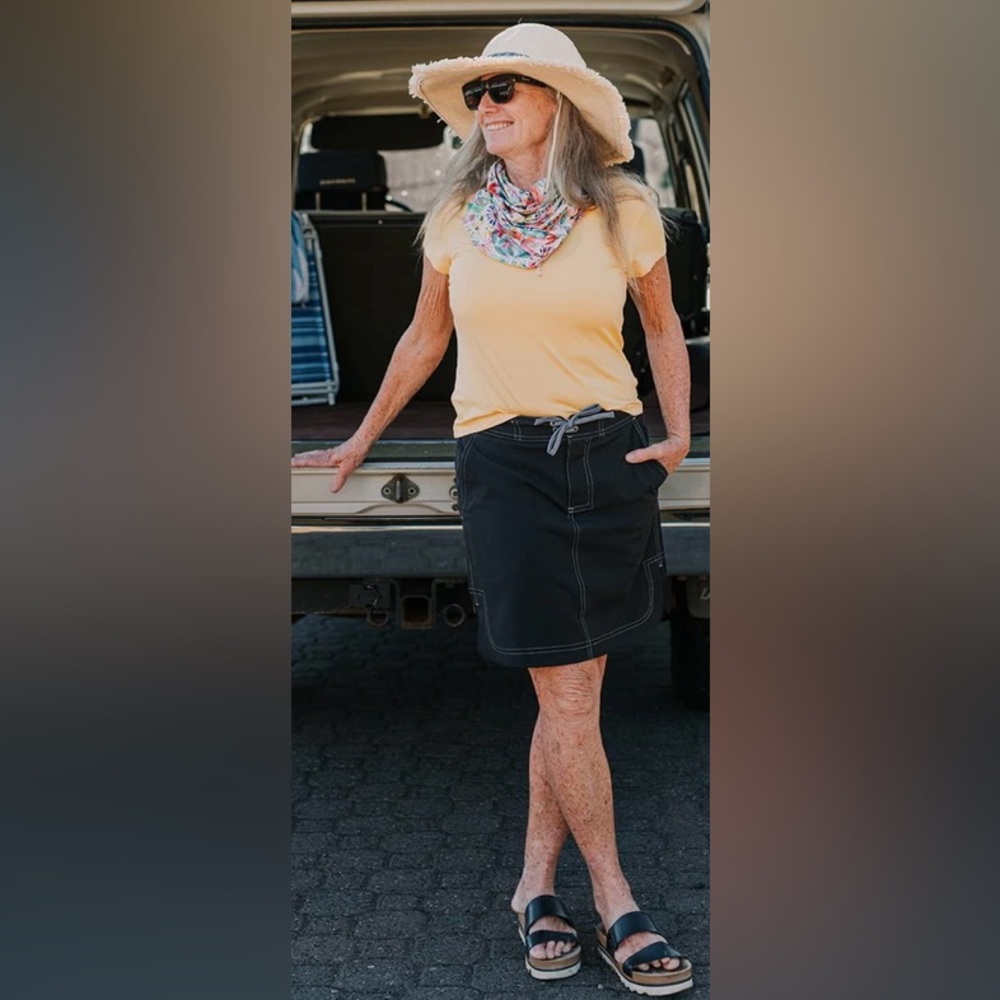 BNWT Black Sports Skirt M - RipSkirt Hawaii